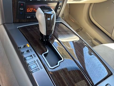 Used 2006 Cadillac XLR V RWD image 30