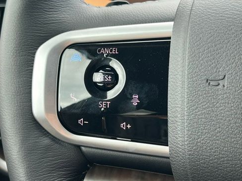 New 2025 Nissan Armada SL w/ Captain's Chari Seat Package image 21