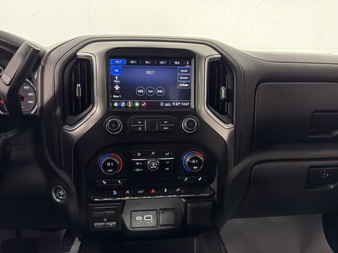 Used 2020 Chevrolet Silverado 1500 LT Trail Boss image 22