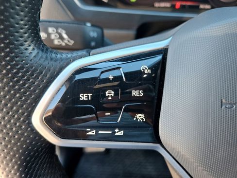 Used 2022 Volkswagen Tiguan SEL R-Line image 15