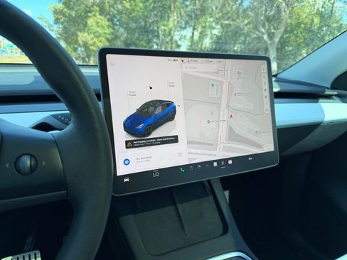 Used 2023 Tesla Model Y Performance image 24