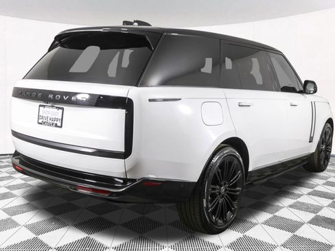Used 2024 Land Rover Range Rover Long Wheelbase SE image 18