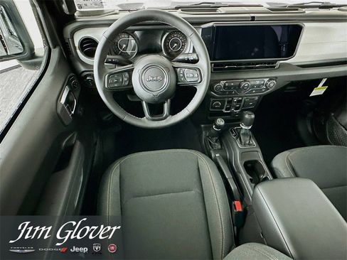 New 2025 Jeep Gladiator Sport image 18