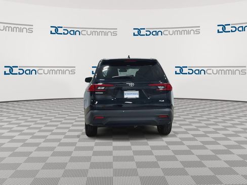 Used 2025 Toyota Grand Highlander FWD image 8