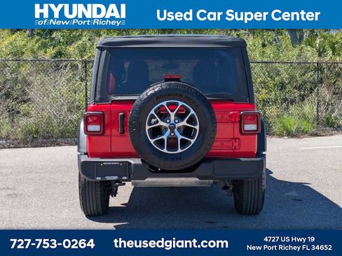 Used 2022 Jeep Wrangler Unlimited Sport image 4