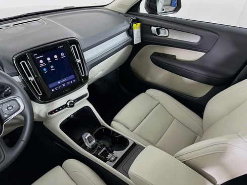 New 2026 Volvo XC40 B5 Plus w/ Protection Package Premier image 21