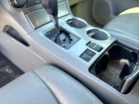 Used 2013 Toyota Highlander Plus FWD image 16