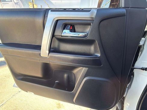 Used 2016 Toyota 4Runner SR5 image 15