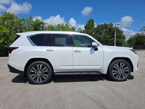 New 2026 Lexus LX 600 4WD w/ Accessory Package (Z1) image 2