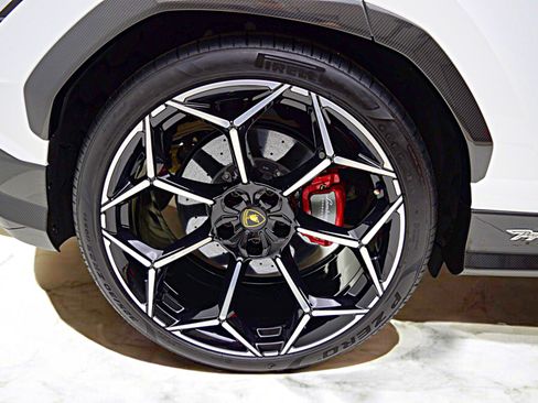 Used 2024 Lamborghini Urus Performante image 49