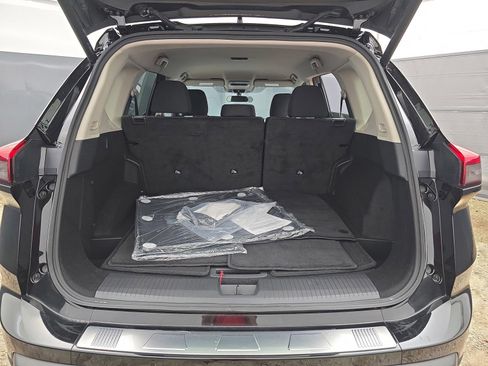 Used 2025 Nissan Rogue SV FWD image 36