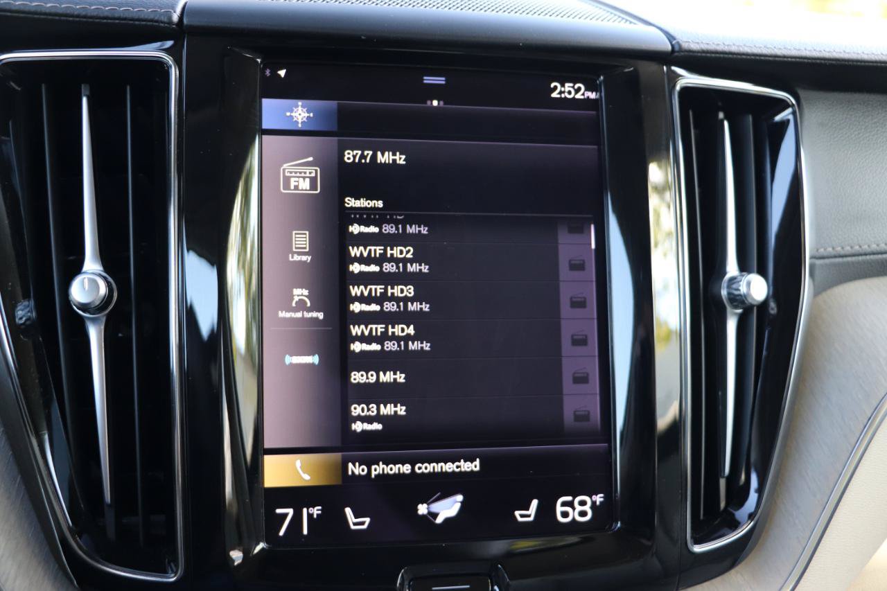 Used 2021 Volvo XC60 T8 Inscription w/ Advanced Package AWD/4WD image 24