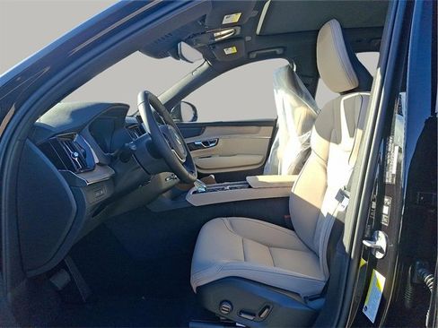 New 2026 Volvo XC90 T8 Plus image 7