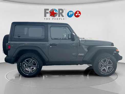 Used 2020 Jeep Wrangler Sport image 3