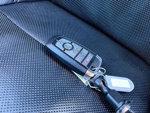 Used 2020 Lincoln Aviator Reserve w/ Equipment Group 202A image 11