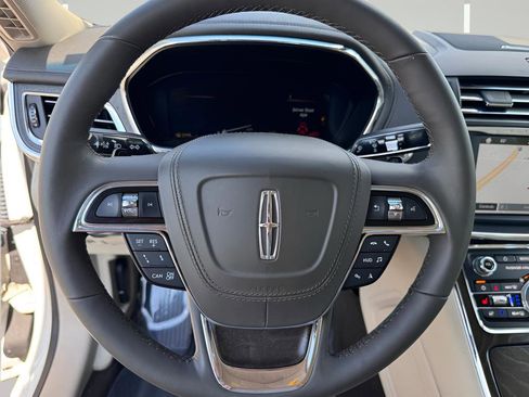 Used 2019 Lincoln Continental Reserve FWD image 13