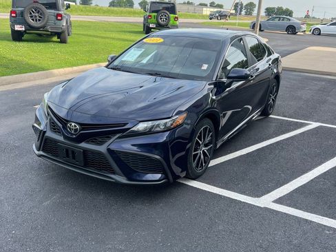 Used 2021 Toyota Camry SE FWD image 4