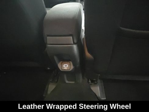 Used 2019 Jeep Renegade Latitude w/ Cold Weather Group AWD/4WD image 8
