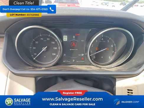 Used 2017 Land Rover Discovery HSE AWD/4WD image 12