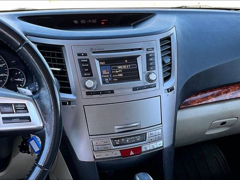 Used 2012 Subaru Outback 2.5i Limited image 7