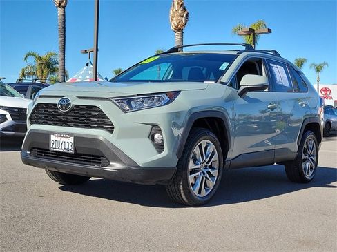 Used 2019 Toyota RAV4 XLE Premium image 5