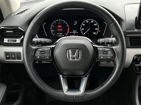 Used 2023 Honda Pilot Touring image 13