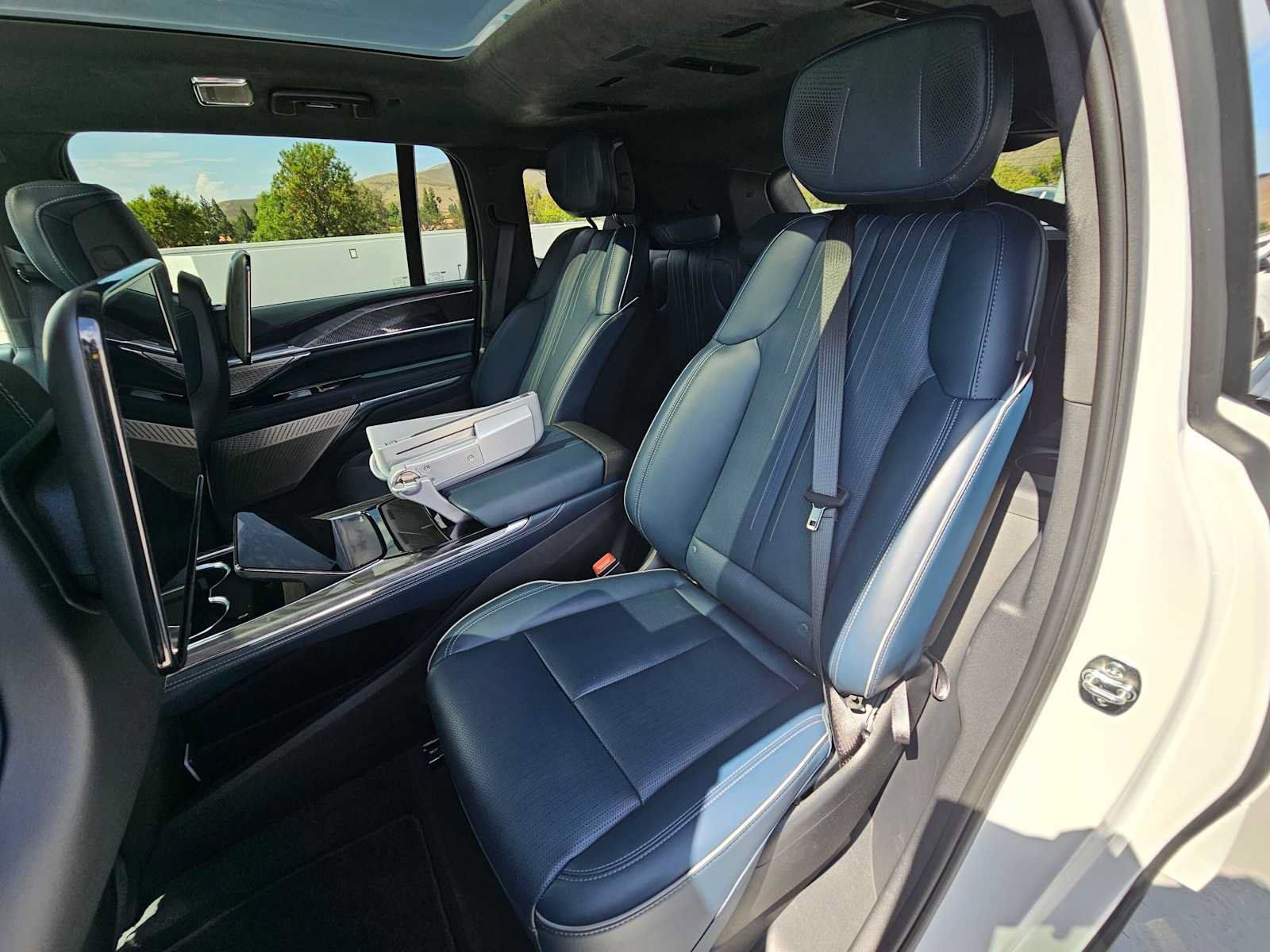 Used 2025 Cadillac Escalade IQ Sport 2 AWD/4WD image 19