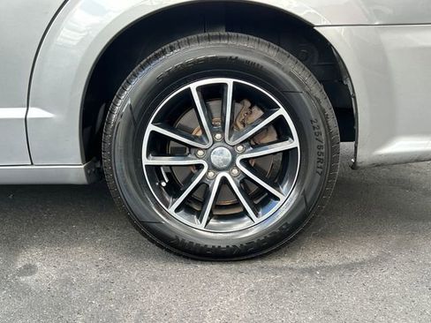 Used 2018 Dodge Grand Caravan SE image 26