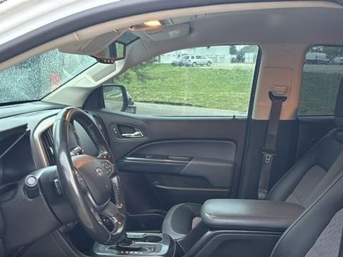 Used 2018 Chevrolet Colorado Z71 AWD/4WD image 23