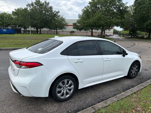 Used 2022 Toyota Corolla LE image 5