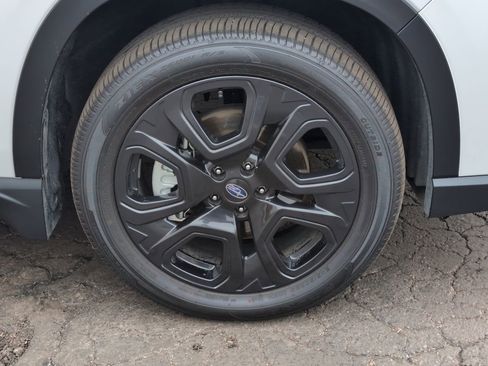 Certified 2025 Subaru Ascent Bronze Edition w/ Onyx Package image 9