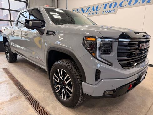 Used 2025 GMC Sierra 1500 AT4 w/ Technology Package AWD/4WD image 2