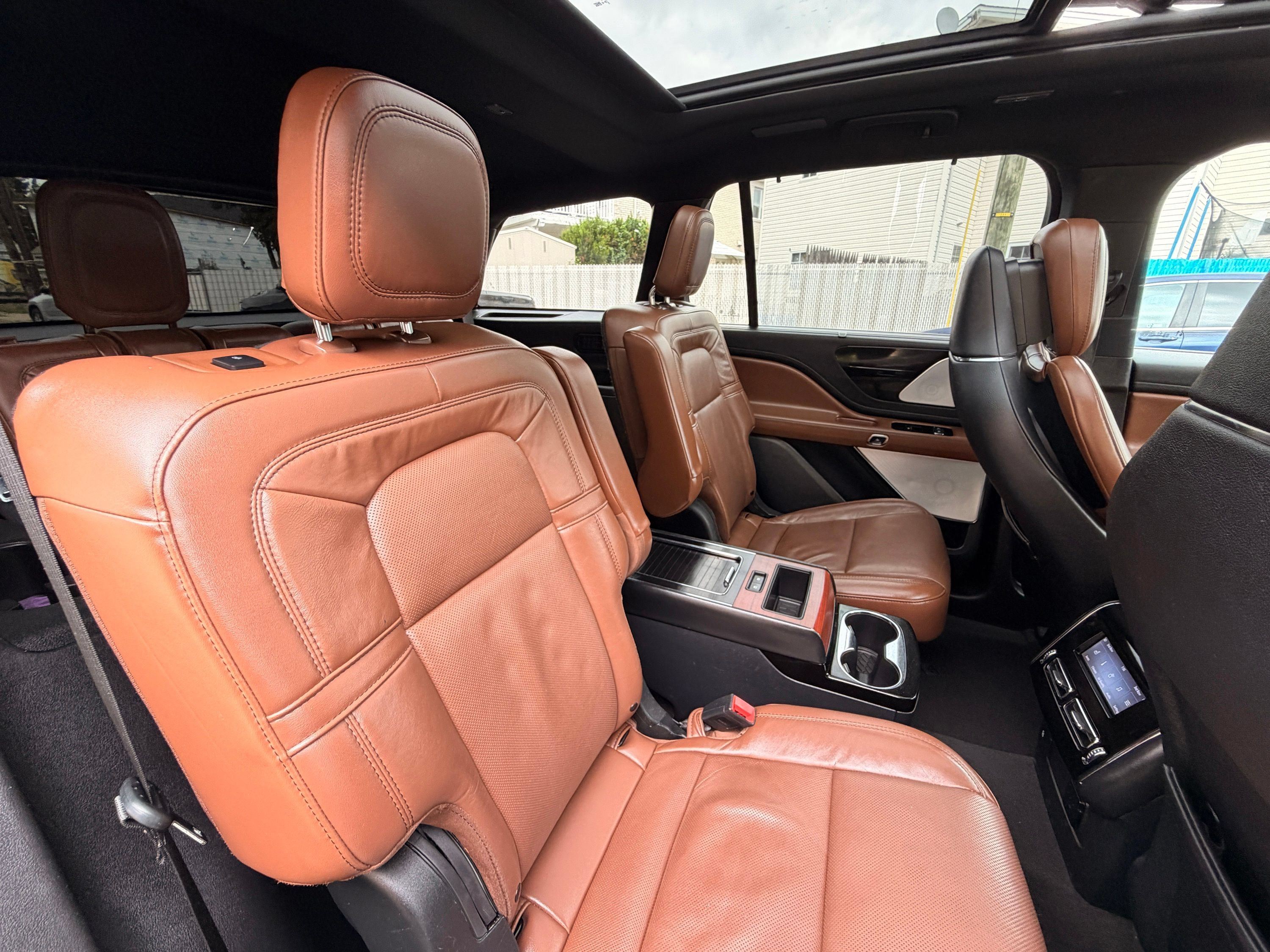 Used 2023 Lincoln Aviator Reserve w/ Equipment Group 201A AWD/4WD image 23