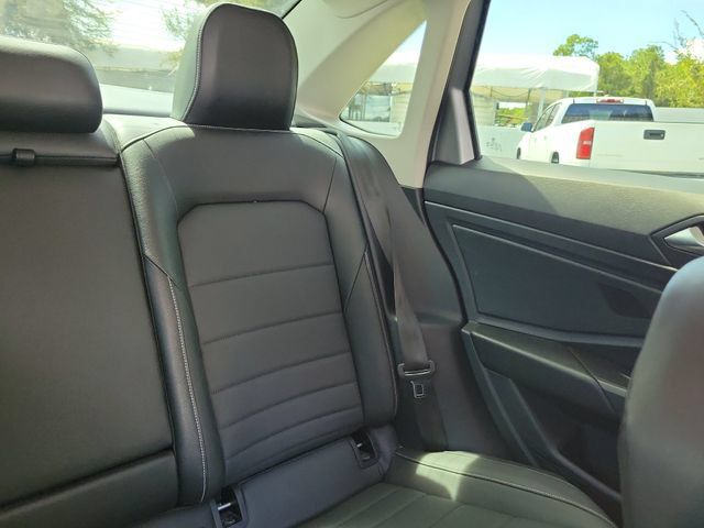 Used 2023 Volkswagen Jetta SE w/ Black Wheel Package FWD image 18