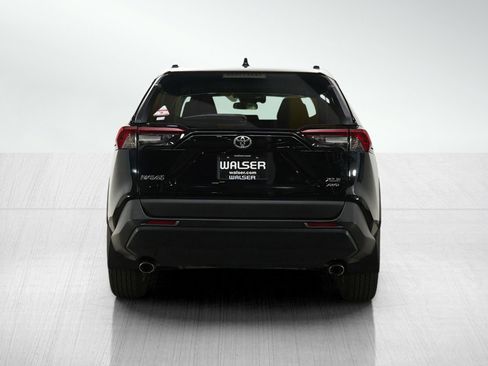 Used 2019 Toyota RAV4 XLE w/ Convenience Package image 4