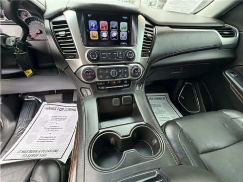 Used 2018 Chevrolet Suburban LT RWD image 38