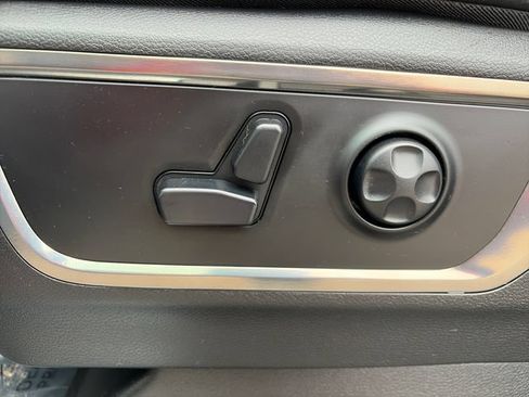 Used 2019 RAM 1500 Limited AWD/4WD image 28