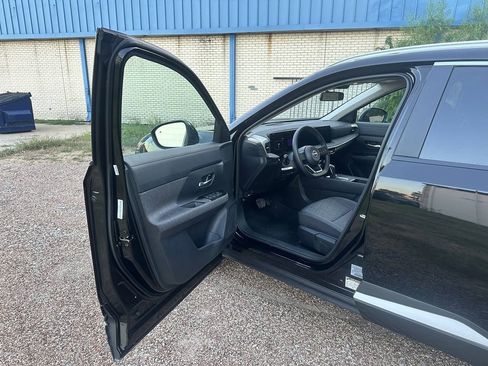 Used 2026 Nissan Kicks SV AWD/4WD image 14