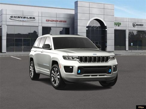 New 2025 Jeep Grand Cherokee Overland w/ Luxury Tech Group IV image 16