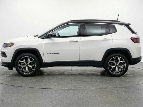 Used 2025 Jeep Compass Limited image 5