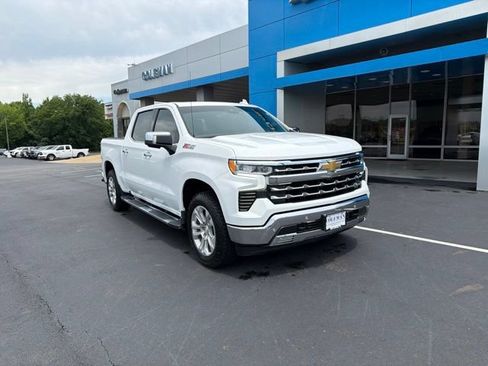 Used 2022 Chevrolet Silverado 1500 LTZ AWD/4WD image 2