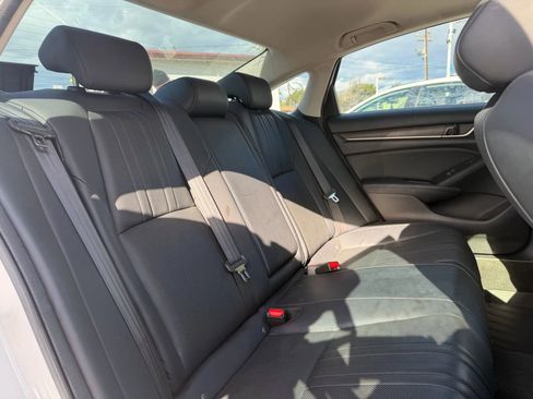 Used 2018 Honda Accord Touring image 17
