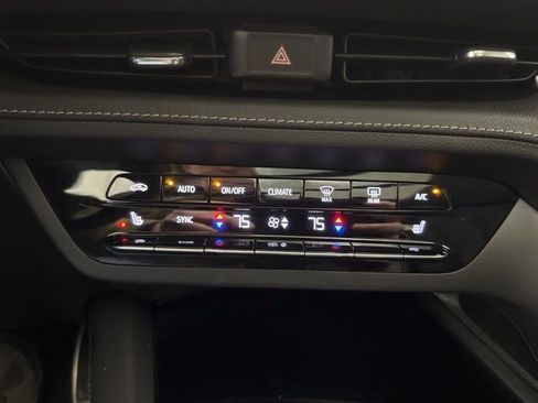 Used 2023 Buick Envision Essence w/ Sport Touring Package image 33