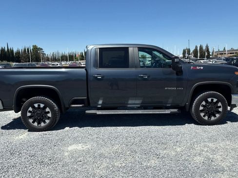 Used 2020 Chevrolet Silverado 2500 LT w/ Convenience Package AWD/4WD image 9