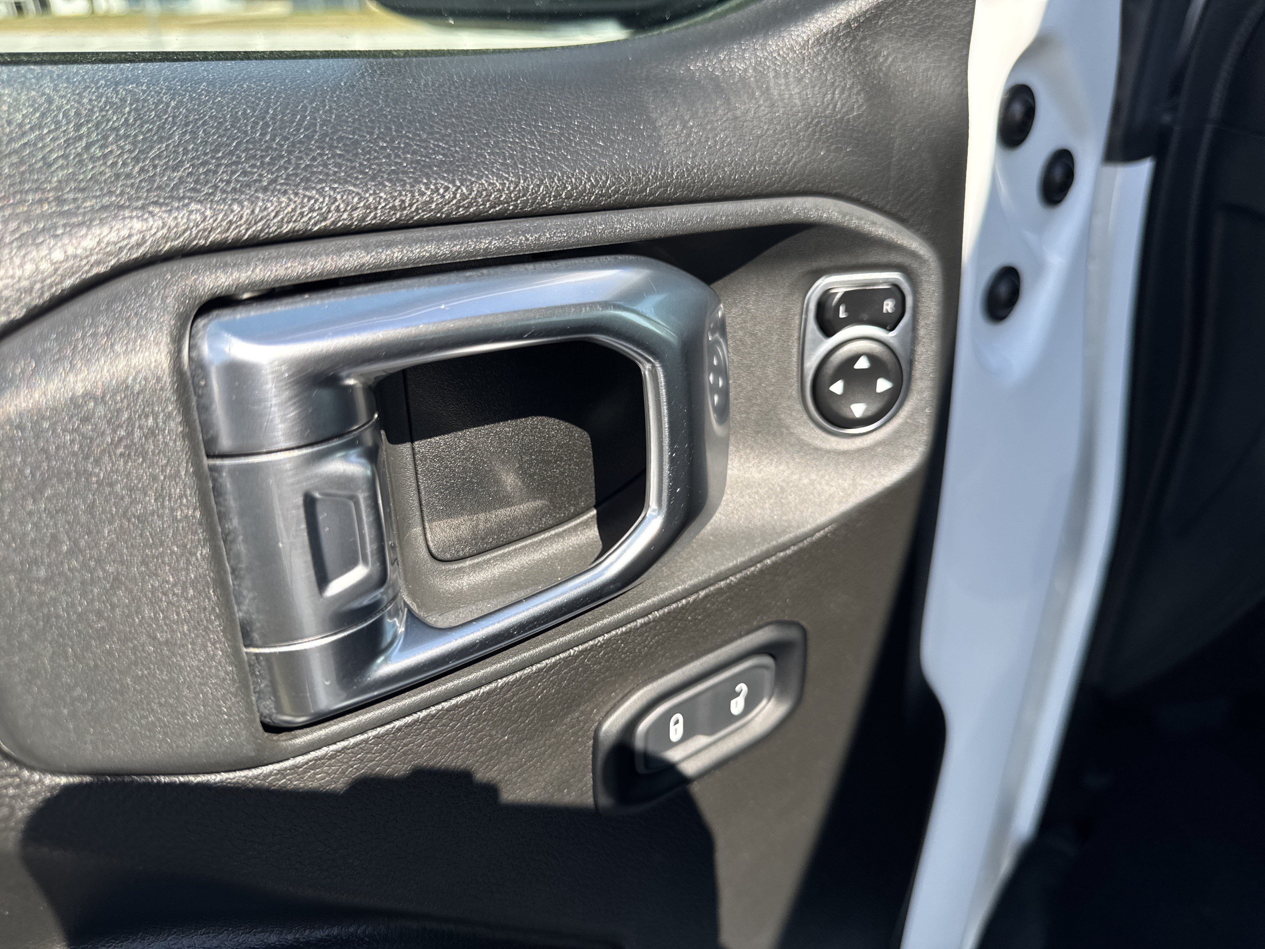 Used 2024 Jeep Gladiator Sport AWD/4WD image 10