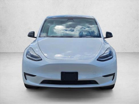 Used 2020 Tesla Model Y Long Range image 2