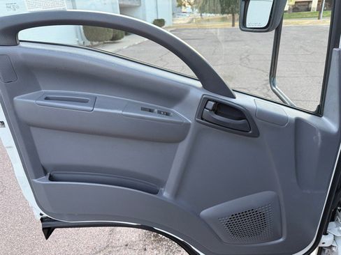 Used 2023 Isuzu NPR image 22