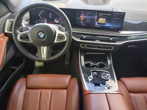 Used 2024 BMW X7 xDrive40i w/ M Sport Package AWD/4WD image 18