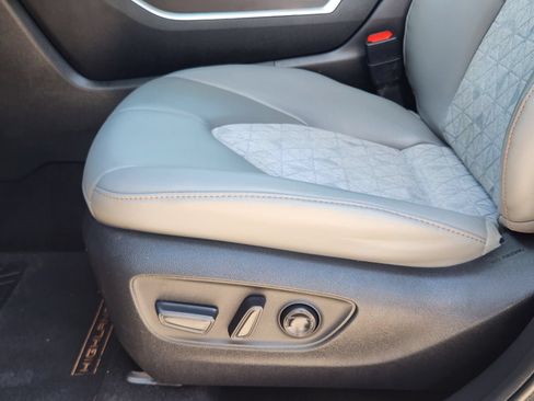 Used 2023 Toyota Highlander Bronze Edition FWD image 27
