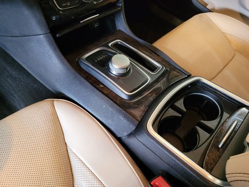 Used 2016 Chrysler 300 C image 26